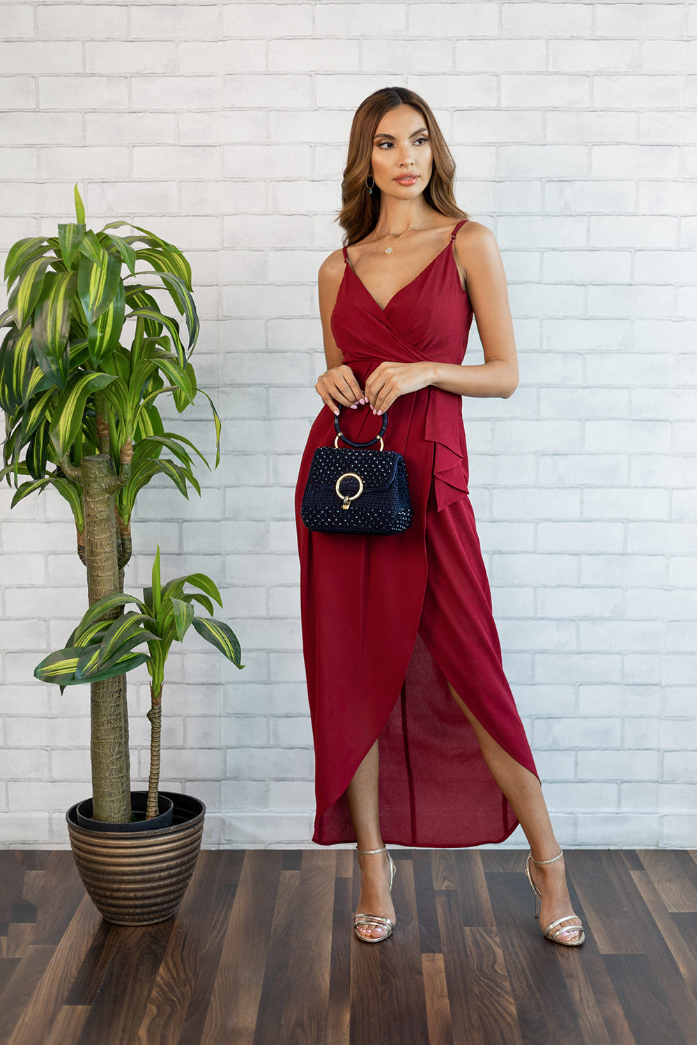 WHAT TO WEAR WITH YOUR RED MAXI DRESS?