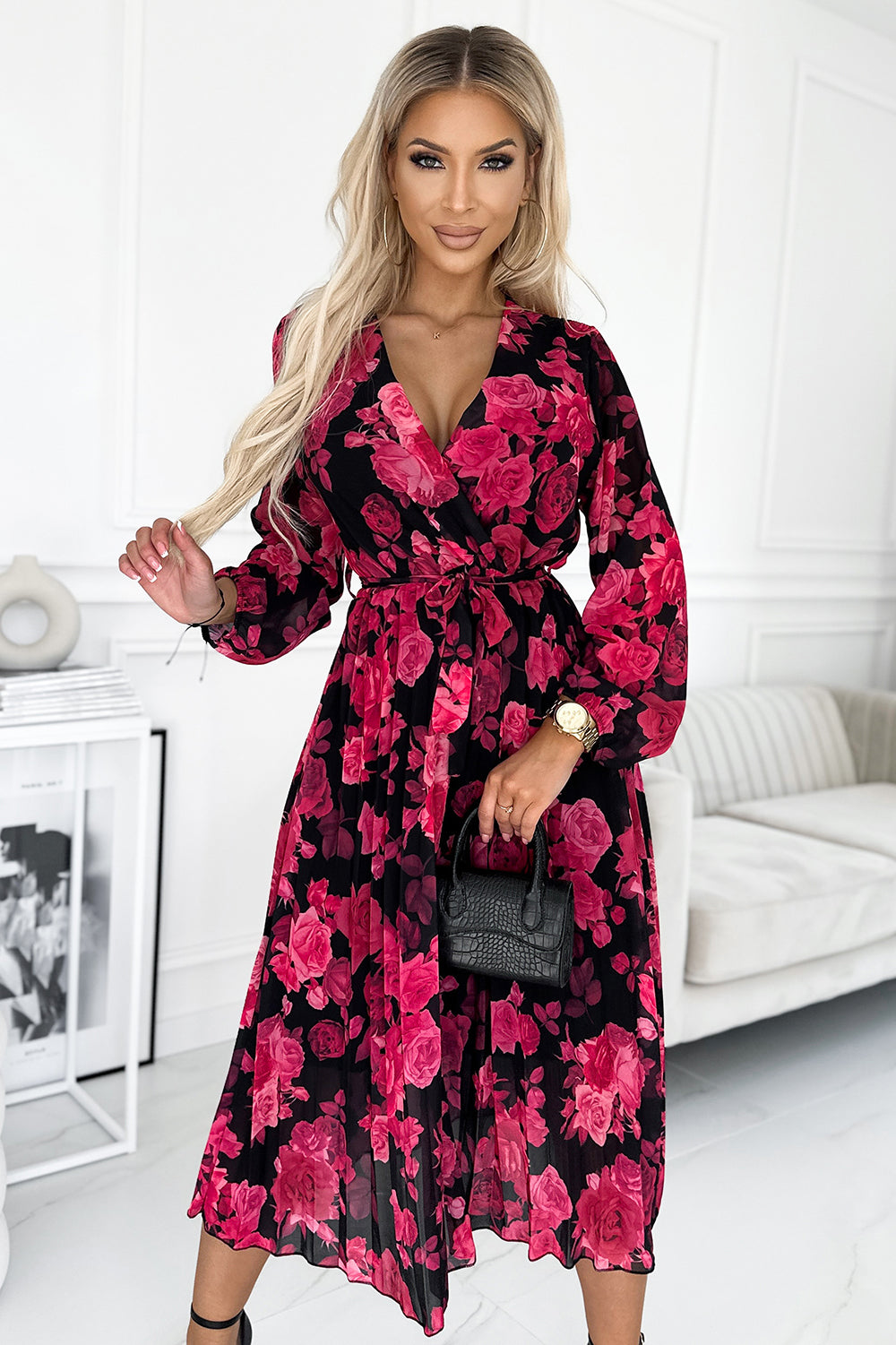 18142-1-458-1 GEPPI Pleated midi dress with a neckline, long sleeves and a belt - black with red roses-1